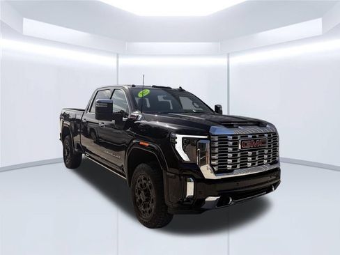 Used 2025 GMC Sierra 3500 Denali w/ Denali Reserve Package AWD/4WD image 5