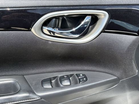 Used 2019 Nissan Sentra SV FWD image 11