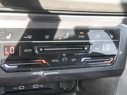 Certified 2024 Volkswagen Tiguan SE image 24