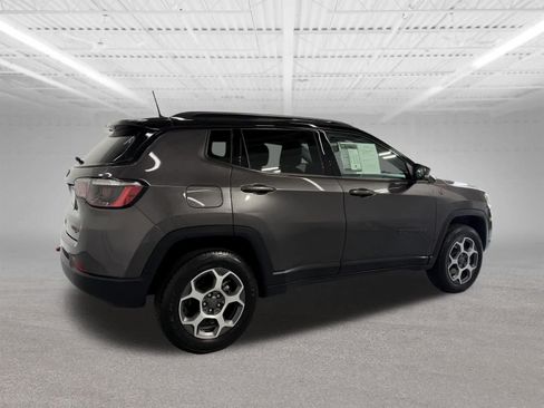 Used 2022 Jeep Compass Trailhawk w/ Trailhawk Convenience Group AWD/4WD image 6