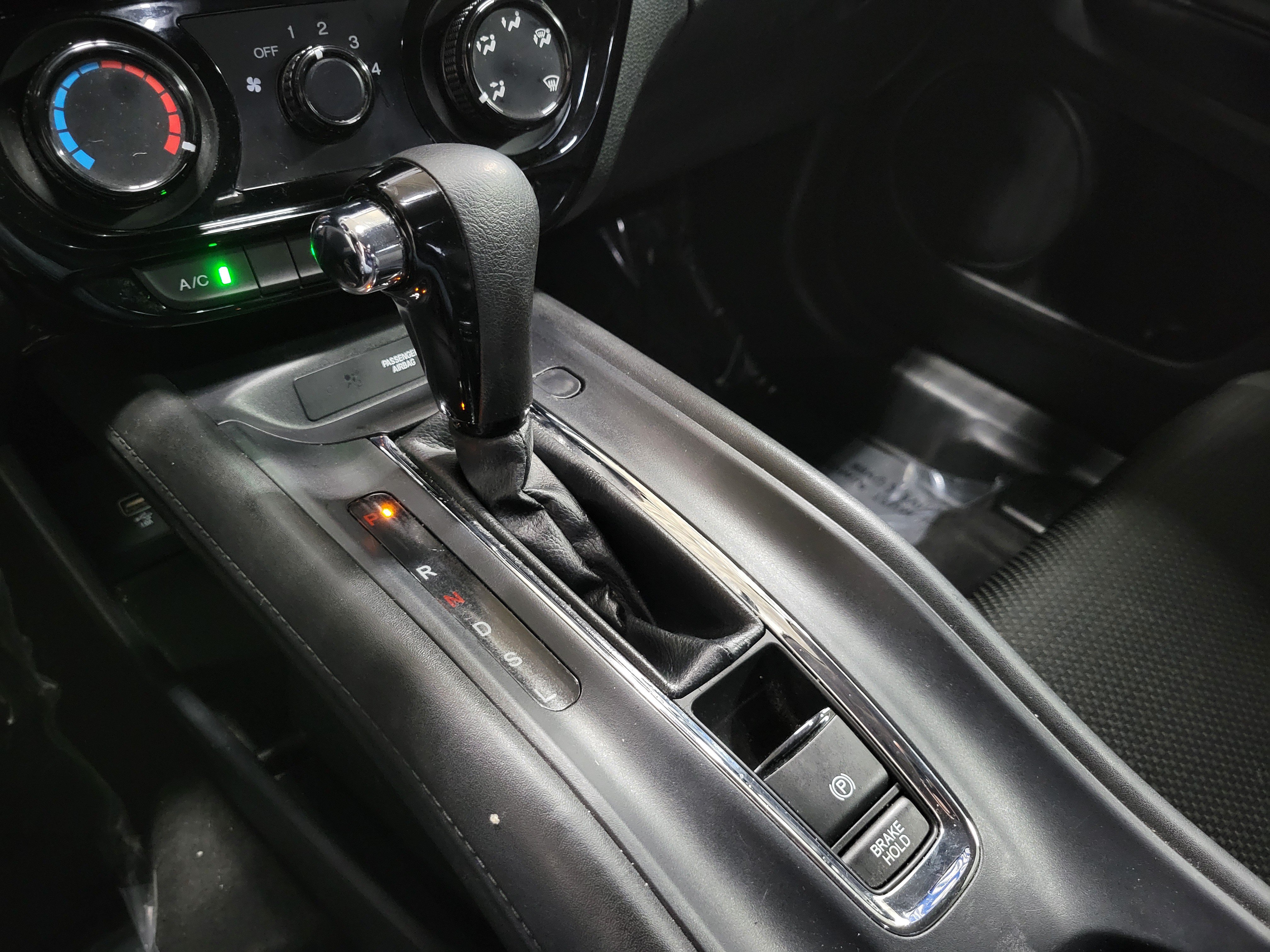 Certified 2021 Honda HR-V LX image 27