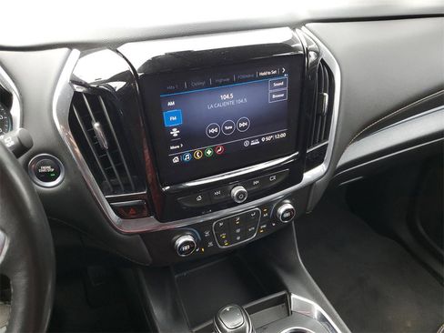 Used 2020 Chevrolet Traverse LT image 30