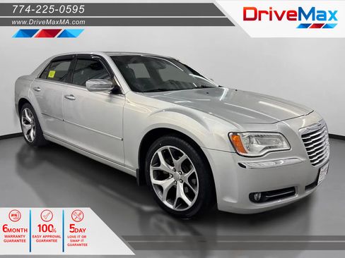 Used 2011 Chrysler 300 Limited image 1