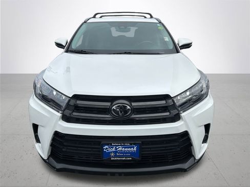 Used 2019 Toyota Highlander SE image 3