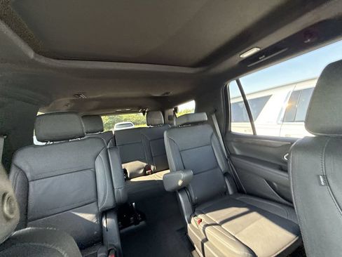 Certified 2024 Chevrolet Tahoe Z71 w/ Luxury Package AWD/4WD image 32
