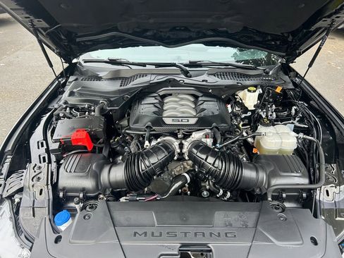 Used 2025 Ford Mustang GT Premium image 29