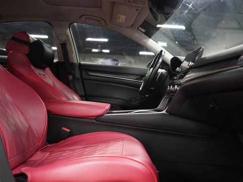 Used 2021 Honda Accord Touring image 23