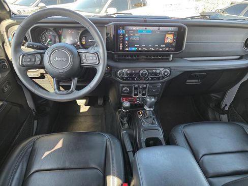 Used 2024 Jeep Wrangler Unlimited Rubicon 4xe AWD/4WD image 17