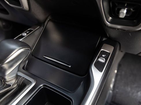 Used 2022 Kia Sorento EX image 19