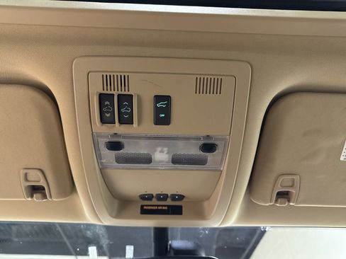 Used 2009 Chevrolet Tahoe LTZ AWD/4WD image 17