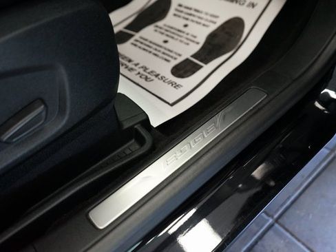 Used 2022 Ford Edge Titanium image 40