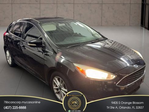 Used 2016 Ford Focus SE FWD image 2
