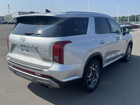 Used 2024 Hyundai Palisade Limited AWD/4WD image 3