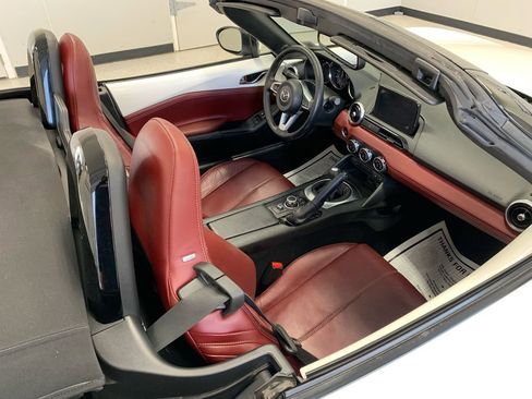 Used 2020 MAZDA MX-5 Miata Grand Touring image 17