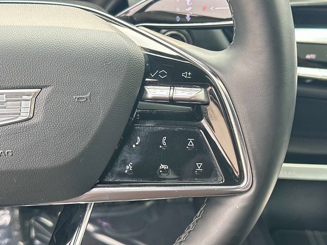 Certified 2024 Cadillac Lyriq Luxury AWD/4WD image 8