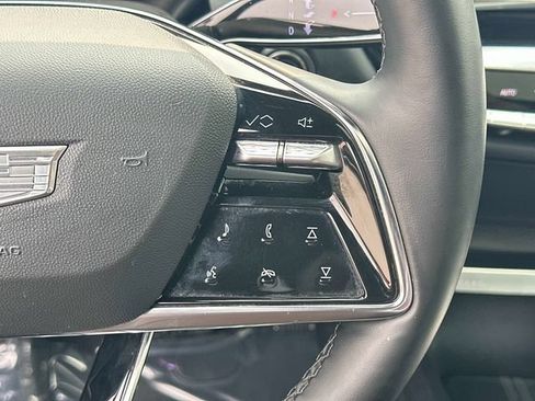 Certified 2024 Cadillac Lyriq Luxury AWD/4WD image 8