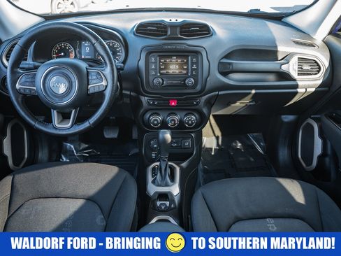 Used 2017 Jeep Renegade Latitude w/ Cold Weather Group image 20