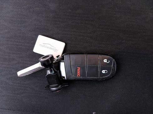 Used 2022 Dodge Durango SXT image 25