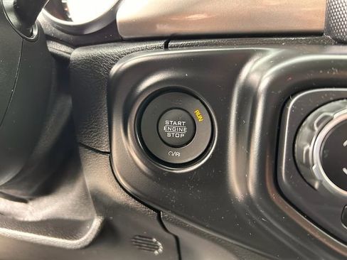 Used 2020 Jeep Gladiator Overland image 21