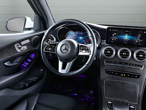 Used 2022 Mercedes-Benz GLC 300 4MATIC image 29