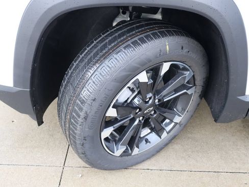 New 2027 Chevrolet Equinox RS w/ Safety and Technology Package AWD/4WD image 39