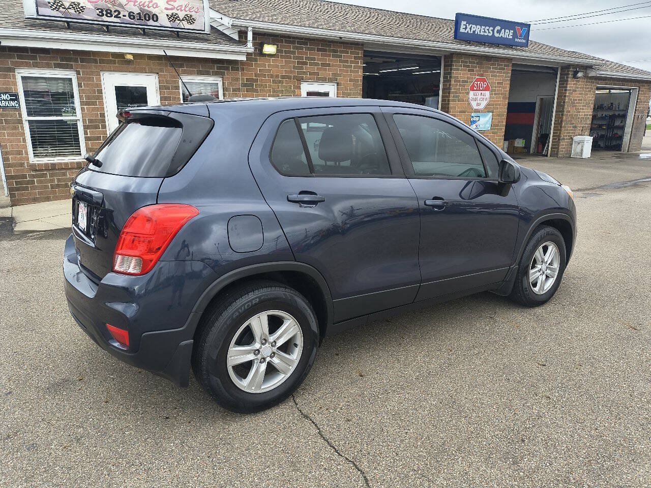 Used 2019 Chevrolet Trax LS FWD image 4