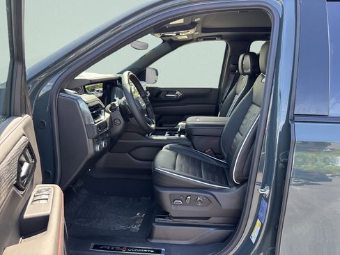New 2026 GMC Yukon XL AT4 Ultimate AWD/4WD image 15