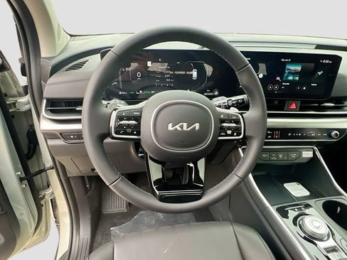 New 2026 Kia Carnival SX w/ SX Dark Edition Package FWD image 11
