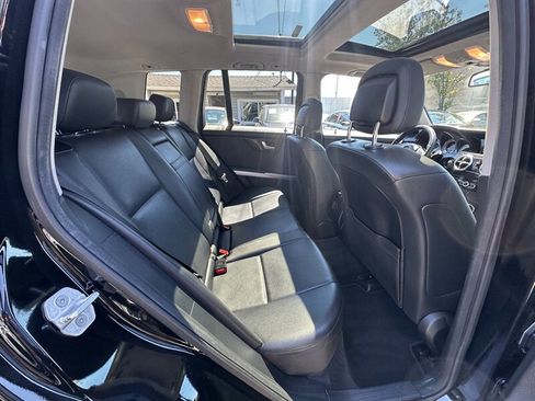 Used 2015 Mercedes-Benz GLK 350 2WD image 17