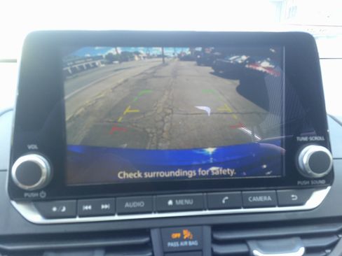 Used 2025 Nissan Altima 2.5 SV FWD image 24