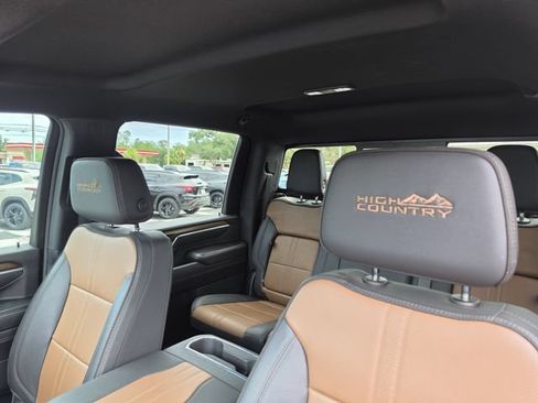 Used 2025 Chevrolet Silverado 2500 High Country w/ Technology Package AWD/4WD image 24