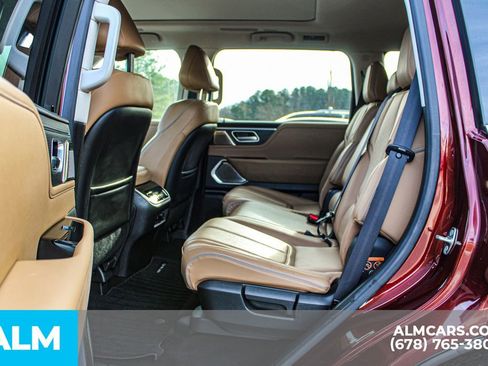 Used 2025 INFINITI QX80 Sensory image 18