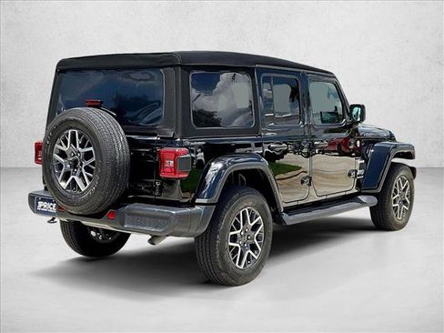Used 2024 Jeep Wrangler Unlimited Sahara AWD/4WD image 2