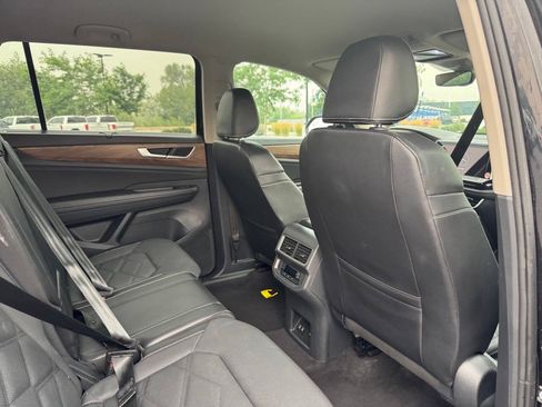 Used 2024 Volkswagen Atlas SE AWD/4WD image 15