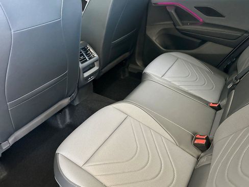 New 2026 Volkswagen Tiguan SE image 11