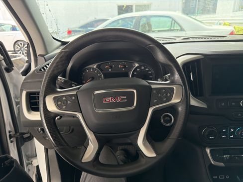 Used 2023 GMC Terrain SLE w/ Driver Convenience Package FWD image 31