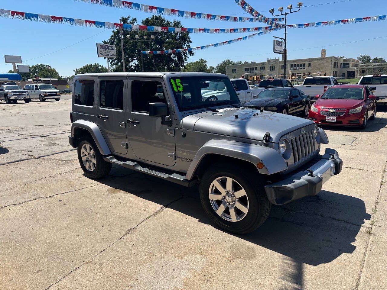 Used 2015 Jeep Wrangler Unlimited Sahara w/ Max Tow Package AWD/4WD image 5