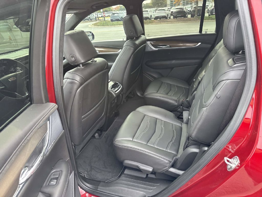 Used 2024 Cadillac XT6 Sport w/ Platinum Package AWD/4WD image 10