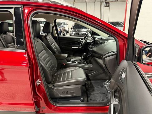 Used 2017 Ford Escape Titanium AWD/4WD image 43