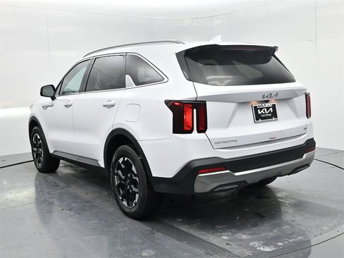 Certified 2025 Kia Sorento S image 6