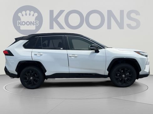 Used 2023 Toyota RAV4 XSE AWD/4WD image 8