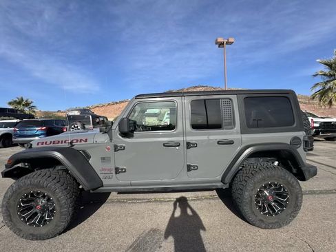 Used 2021 Jeep Wrangler Unlimited Rubicon image 2
