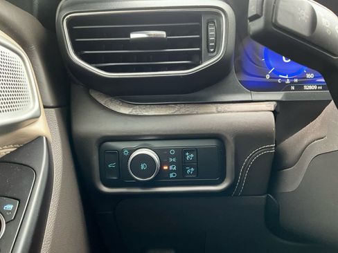 Used 2020 Ford Explorer Platinum w/ Premium Technology Package image 21