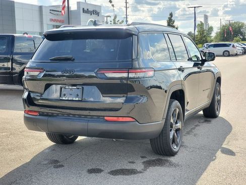 Used 2023 Jeep Grand Cherokee L Laredo AWD/4WD image 4