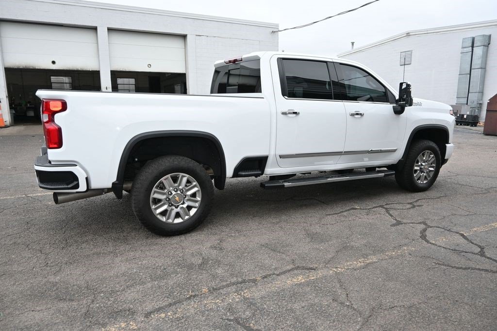 Used 2024 Chevrolet Silverado 2500 High Country w/ High Country Premium Package AWD/4WD image 33