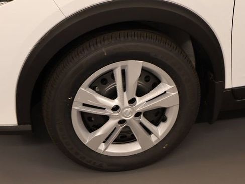 New 2025 Nissan Kicks Play S image 5