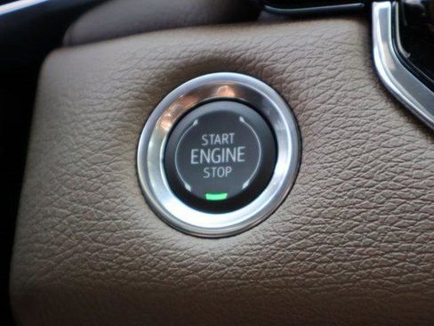 New 2025 GMC Canyon Denali image 32