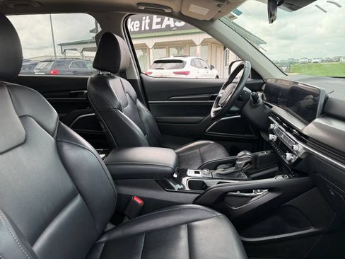 Used 2025 Kia Telluride S AWD/4WD image 44
