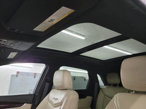 Used 2018 Cadillac XT5 Luxury w/ Driver Awareness Package image 19