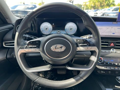 Used 2023 Hyundai Elantra Limited FWD image 28